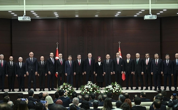 Yeni Kabine a��kland�! ��te yeni Gen�lik ve Spor Bakan�