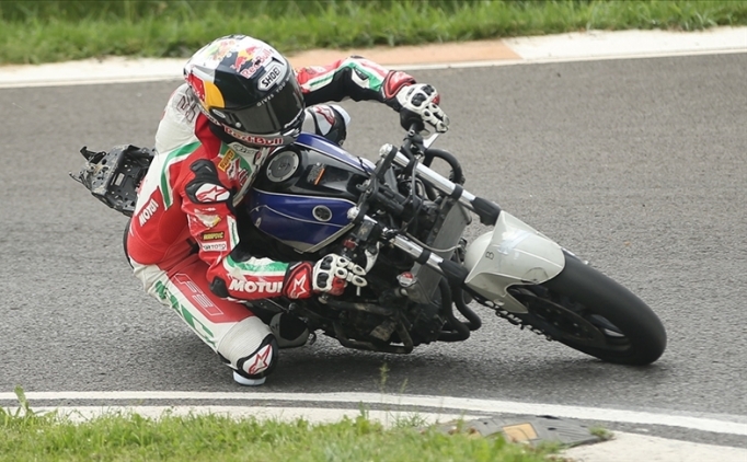 Milli motosiklet�iler, 3 �lkede piste ��kacak