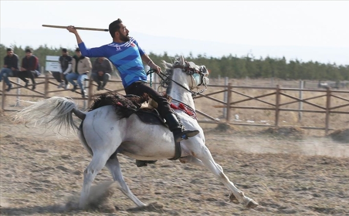 Kars'ta ata sporu cirit, kyllerin dostluk malaryla yaatlyor