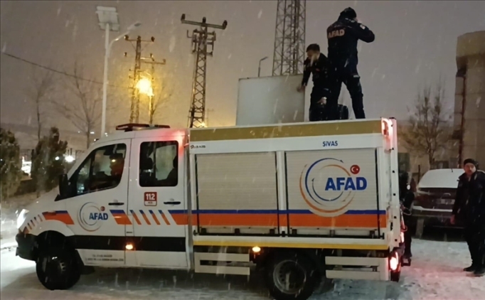 7.7'lik depremin ard�ndan AFAD'dan hayati �a�r�