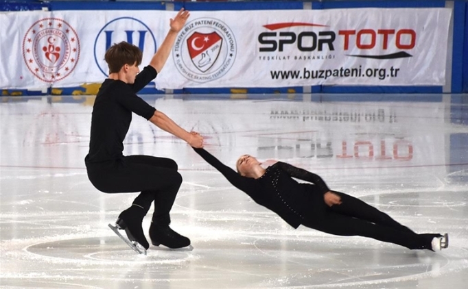 Artistik Buz Pateni Bo�azi�i Kupas� ba�l�yor