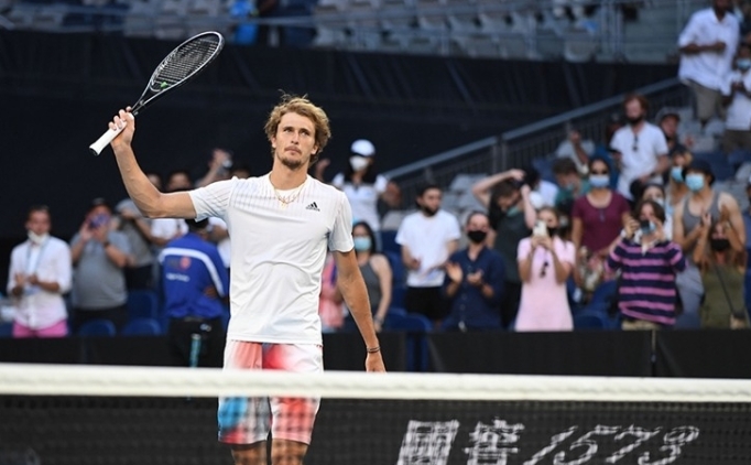 Chengdu A��k'ta zafer Zverev'in