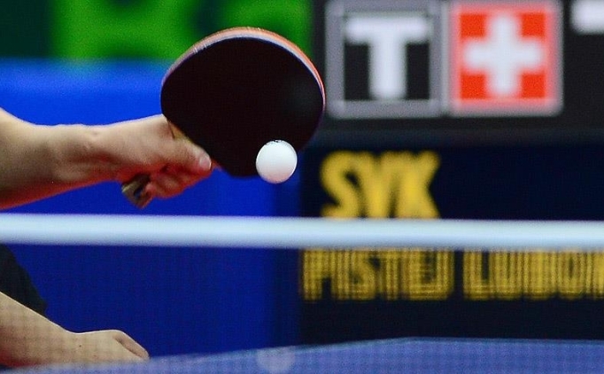 Masa tenisinde k�me d��meme karar�!