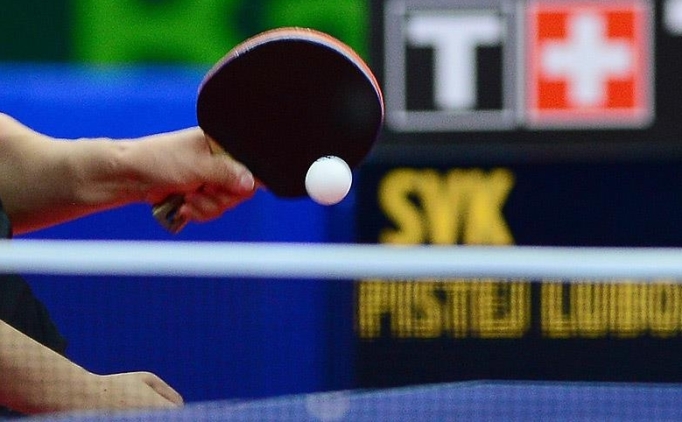 Masa tenisinde k�me d��me yok