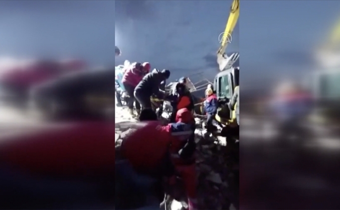 3'� �ocuk 6 ki�i enkazdan 68 saat sonra kurtar�ld�