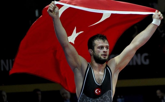 Milli sporcu bronz madalya kazand�