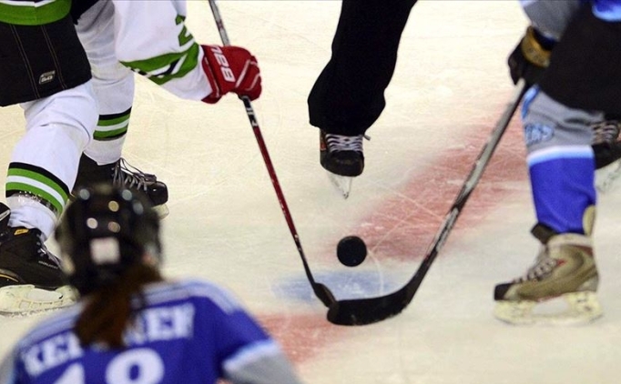 Buz hokeyinde yar� final ma�lar� ba�l�yor!