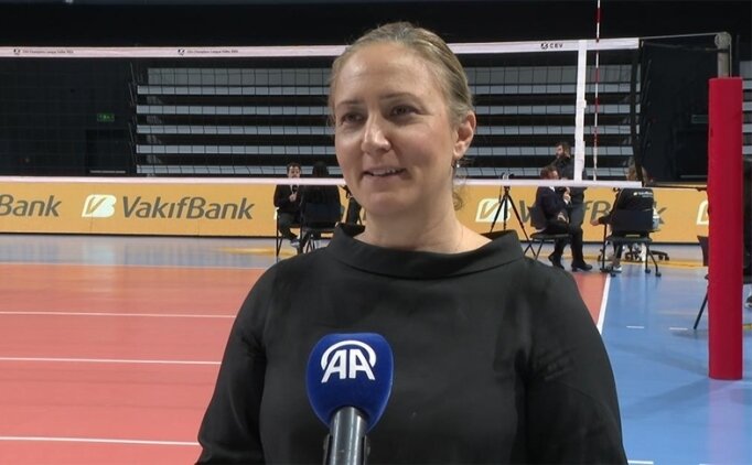 Vak�fBank Menajeri Banu Can Sch�rmann, Kul�pler D�nya �ampiyonlu�u'na inan�yor