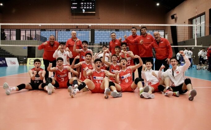Voleybolda gen� milliler Macaristan'� ma�lup etti!