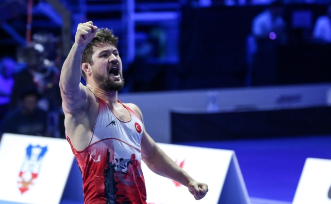 Ali Cengiz'den alt�n madalya