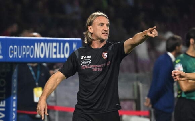 Salernitana'da Nicola ile yollar ayr�ld�