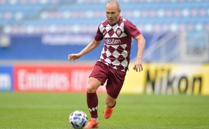Iniesta Messi ve Busquest'le yeniden bulu�abilir