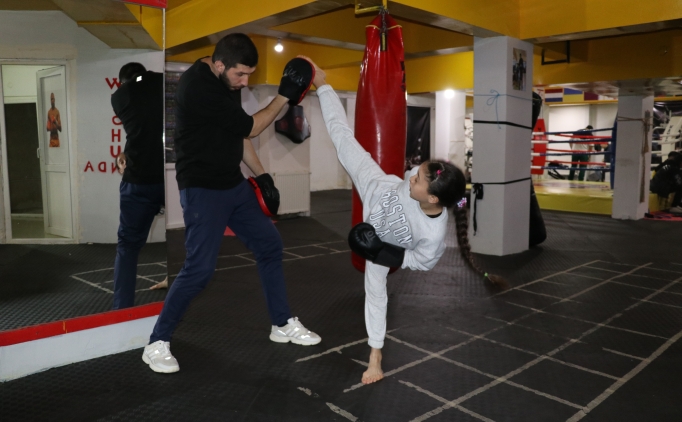 Wushucu �ocuklar, T�rkiye'yi yurt d���nda temsil etmek i�in �al���yor