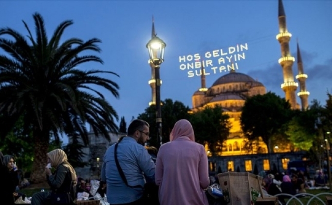Saç boyamak orucu bozar mı? Diyanet açıkladı