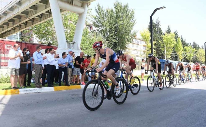 Triatlon ampiyonas'nda yaracak milli sporcular belli oldu