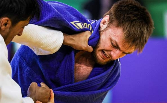 Umalt Demirel, bronz madalya elde etti