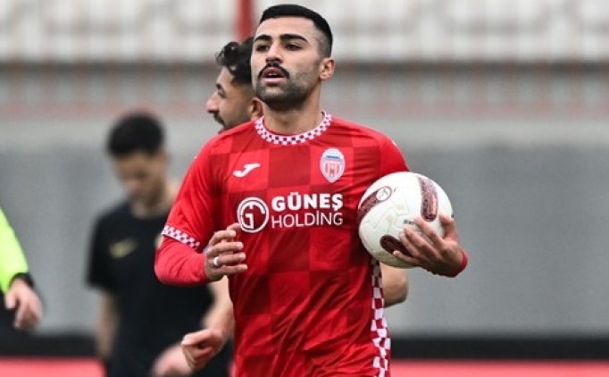 Alia�a FK, golc� Malik ile imzal�yor