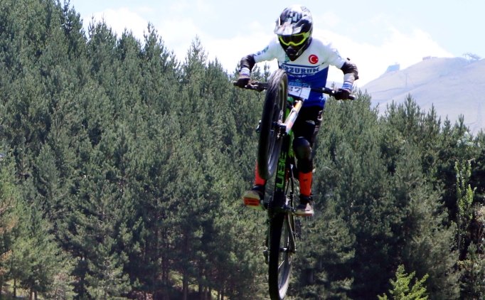 Palandken'de Downhill Trkiye ampiyonas dzenlendi