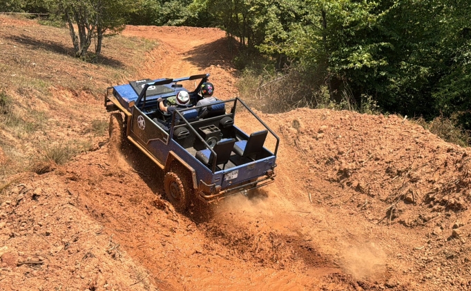 Off-Road tutkunlar enlikte bulutu