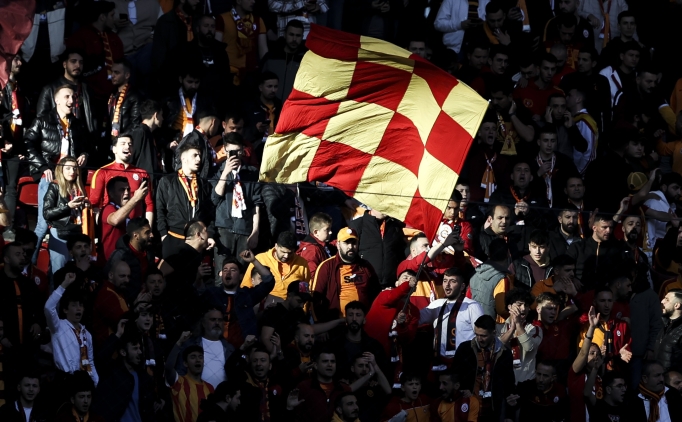 Galatasaray, 4 dakikada kombine t�ketti!