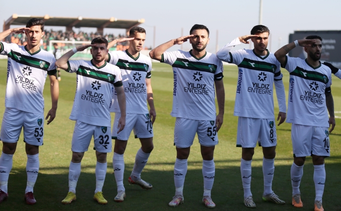 Kocaelispor'da fla� ayr�l�k ger�ekle�ti