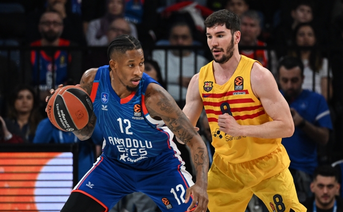 Anadolu Efes evinde Barcelona'y devirdi!