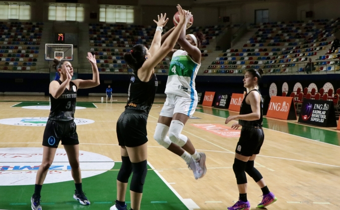 �zmit Belediyespor evinde �ov yapt�