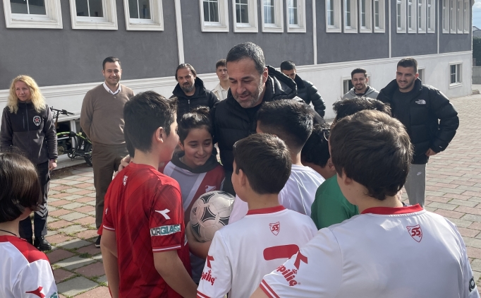 Yal��n Ko�ukavak, ��rencilerle bulu�tu