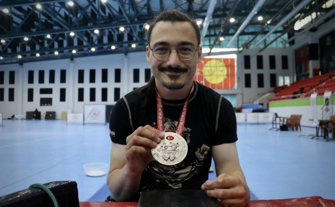 Cankat Ergin: 'Hedefim Avrupa'da bayra��m�z� dalgaland�rmak'