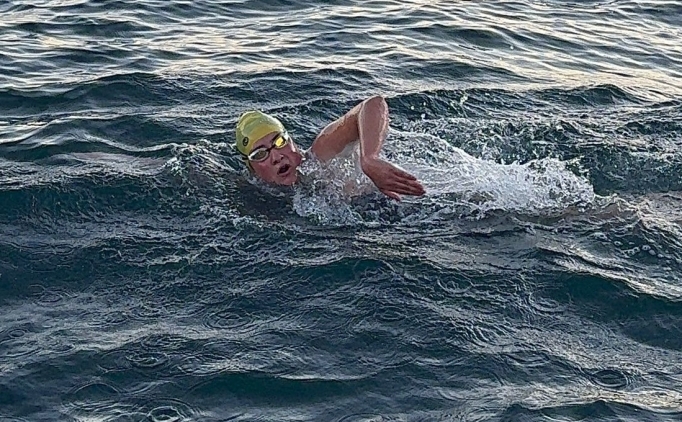 Y�z�c� Aysu T�rko�lu, Cook Bo�az� ge�i�ine ba�lad�