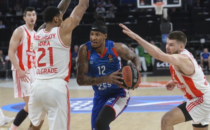 Anadolu Efes, tarihi farkla Play-In'e kald�!