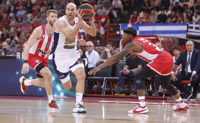 Fenerbah�e, Yunanistan'da Olympiakos'a ma�lup