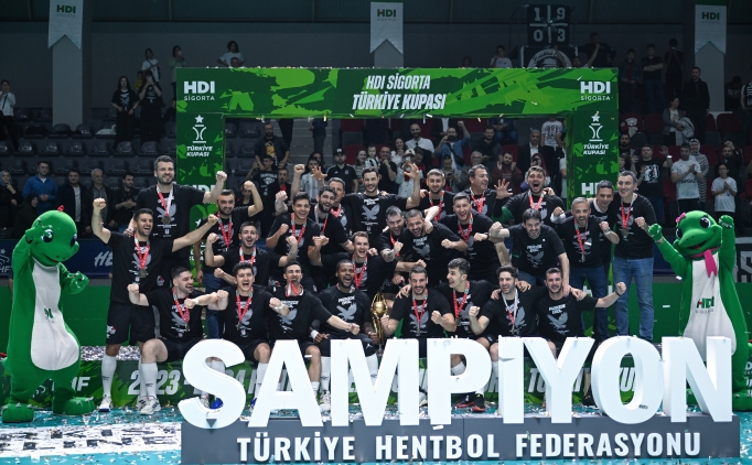 Hentbolda �ampiyon Be�ikta� Safi �imento!