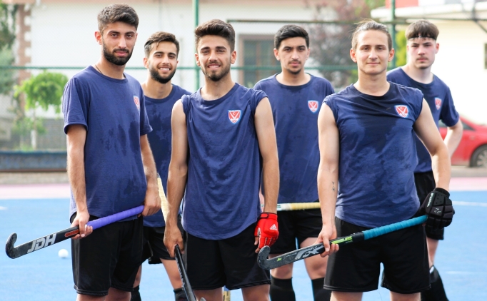 Milli hokeyciler, Avrupa �ampiyonas� i�in Osmaniye'de kampa girdi