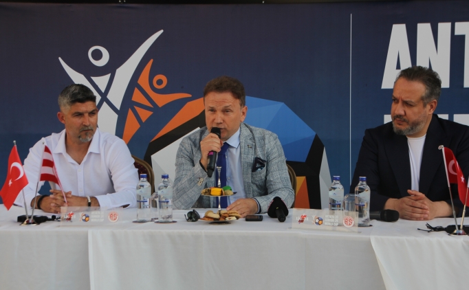 D�nya �ocuklar Futbol Kupas� d�zenlenecek