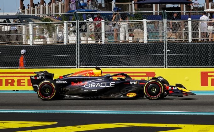 Miami GP'de sprint yar���n�n kazanan� Max Verstappen