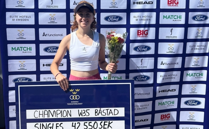 Milli tenis�i Berfu Cengiz, �sve�'teki turnuvada �ampiyon oldu