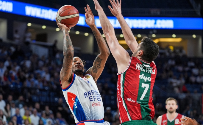 P�nar Kar��yaka, ���nc� ma�ta Anadolu Efes'i konuk edecek