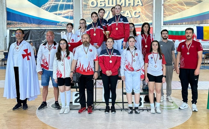 Eskrim 14 Ya� Alt� K�l�� Circuit Turnuvas�'nda 3 madalya