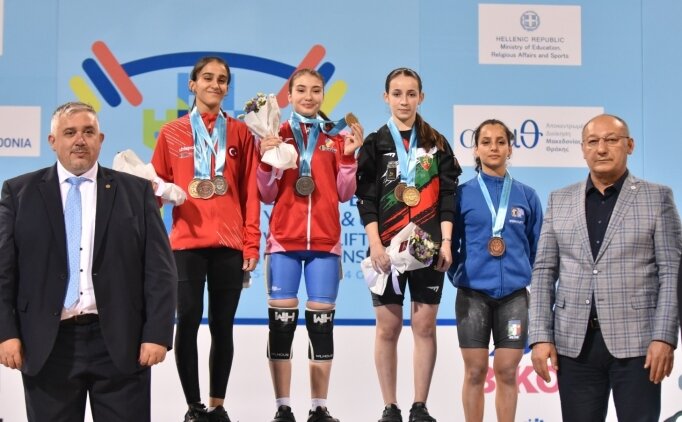 Milli haltercilerden Yunanistan'da 11 madalya