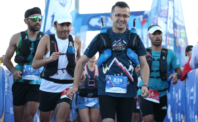 Uluda� Premium Ultra Trail, 35 �lkeden 2 bin 660 sporcunun kat�l�m�yla ba�lad�