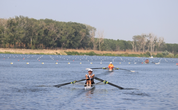 Meri� Nehri'ndeki Gen�ler T�rkiye K�rek Kupas� ilk g�n m�sabakalar� tamamland�