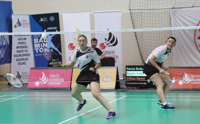 Badminton Sper Lig ve Geliim Ligi malar balad