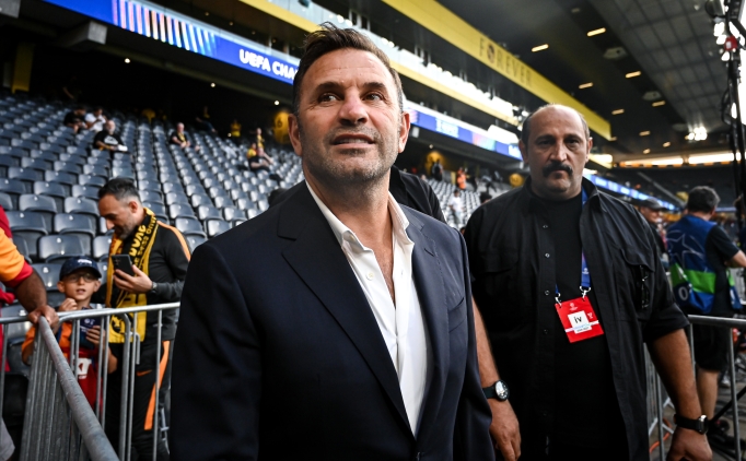 Galatasaray'da yeniden d�rtl� savunma karar�