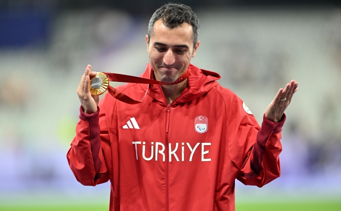 Milli atlet Serkan Yldrm'n altn madalyas geri alnd