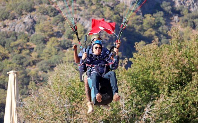 Fethiye'de 24. Uluslararas ldeniz Hava Oyunlar Festivali devam ediyor