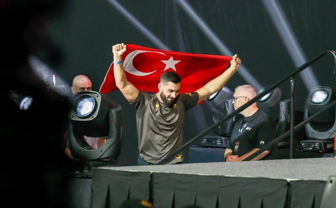 bo Aslan, ilk rauntta ii bitirdi! UFC'de ikinci galibiyet!