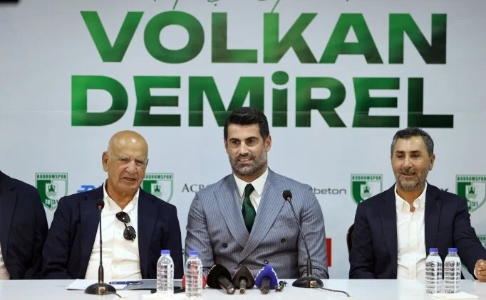 Volkan Demirel'den 3 yllk imza