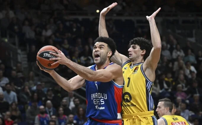 Anadolu Efes'ten Berlin deplasmannda dev fark