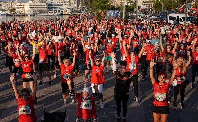 zmir'de 'Ata'dan Ana'ya Sayg Kousu' dzenlendi